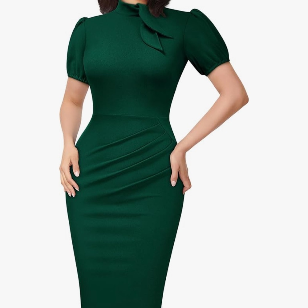 Chic Emerald Midi Dress